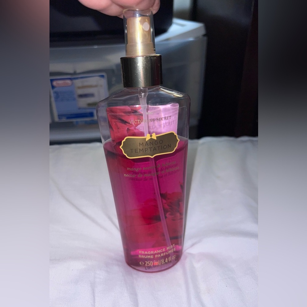 Victoria's Secret Mango Temptation Fragrance Mist
